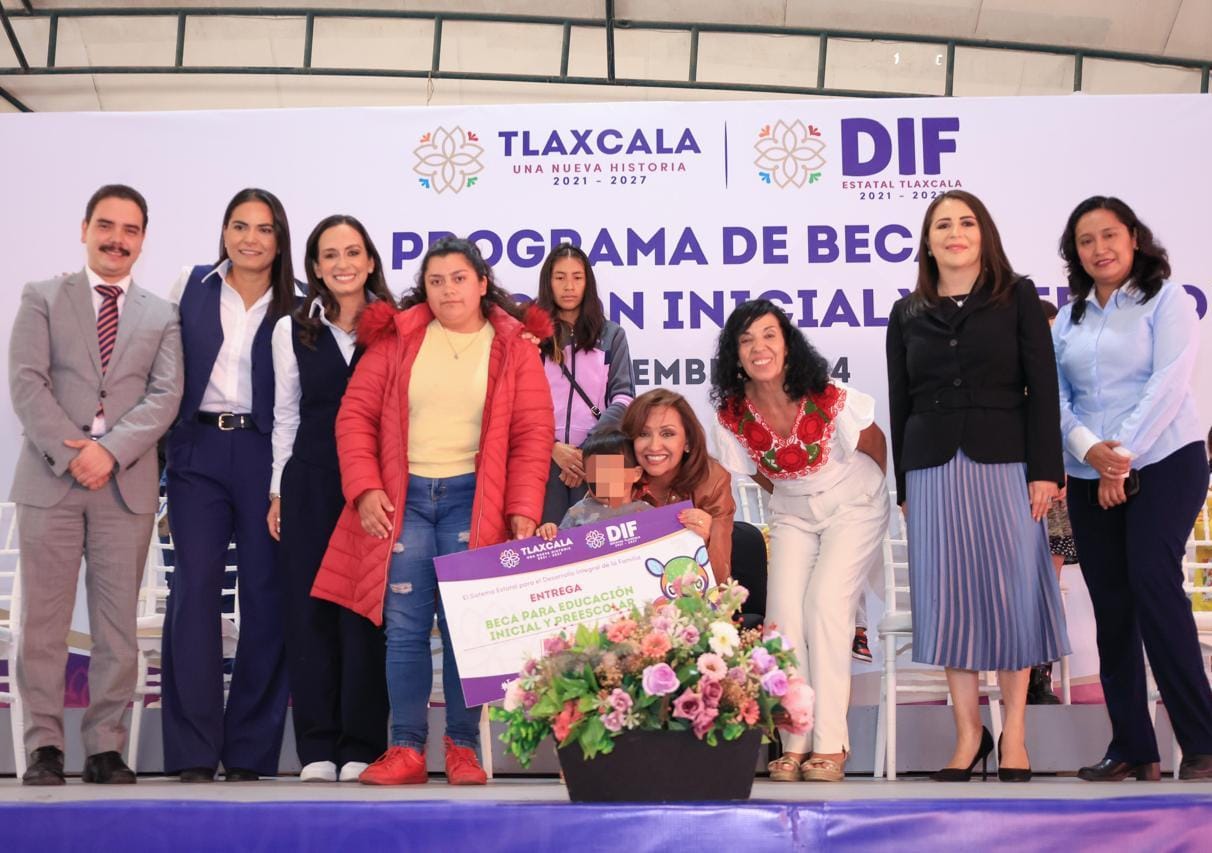 Entregan gobernadora y SEDIF becas del Programa de Educación Inicial y Preescolar